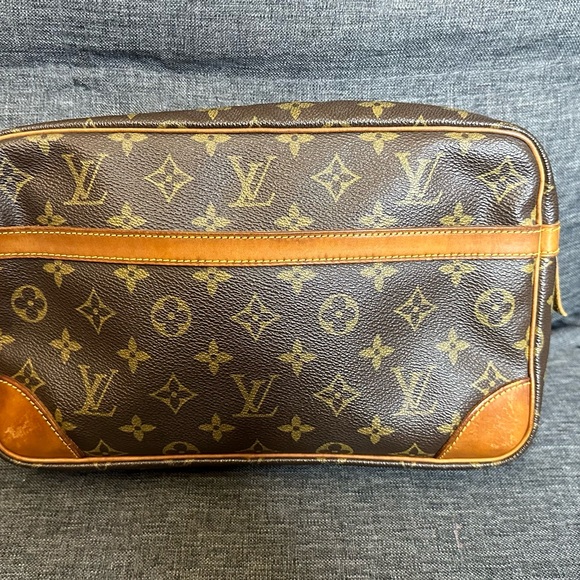 LV - Picture 1 of 13